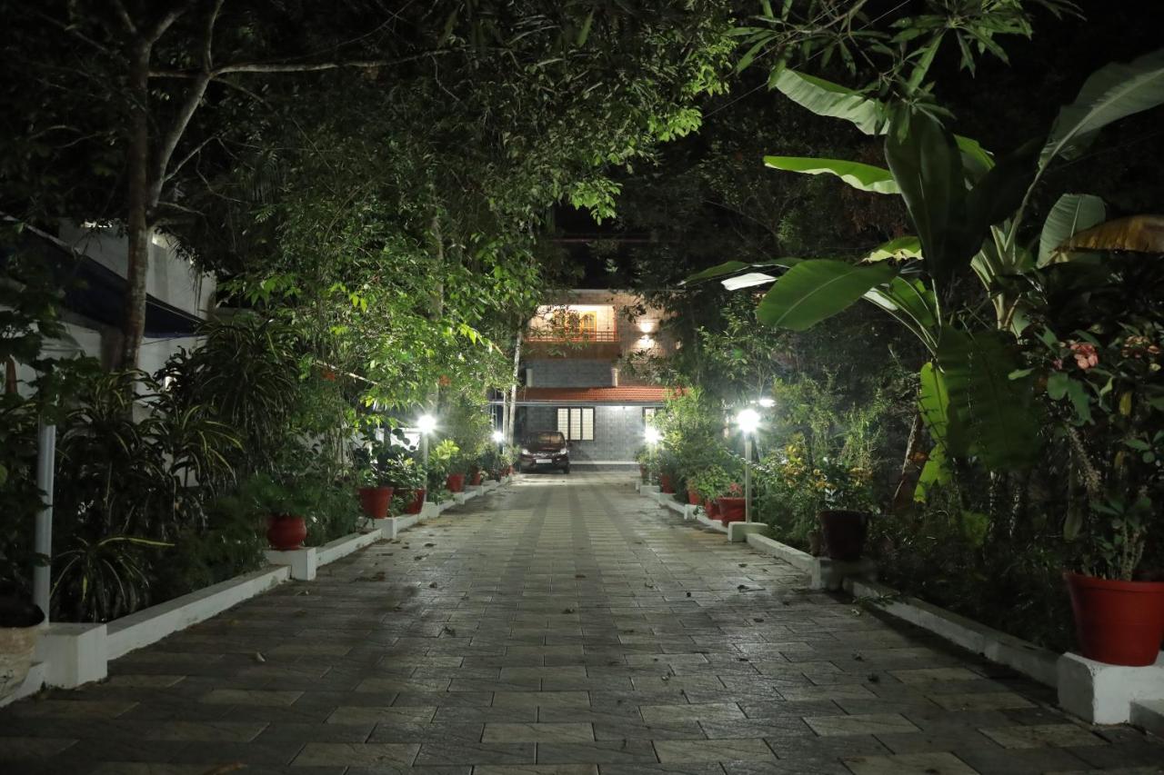 Anandam Stays - Premium 3Bhk Plush Homestay, Vaikom Near Kumarakom Eksteriør billede