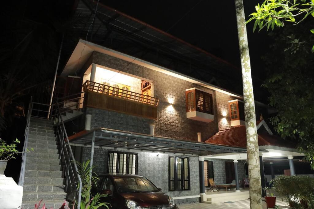 Anandam Stays - Premium 3Bhk Plush Homestay, Vaikom Near Kumarakom Eksteriør billede