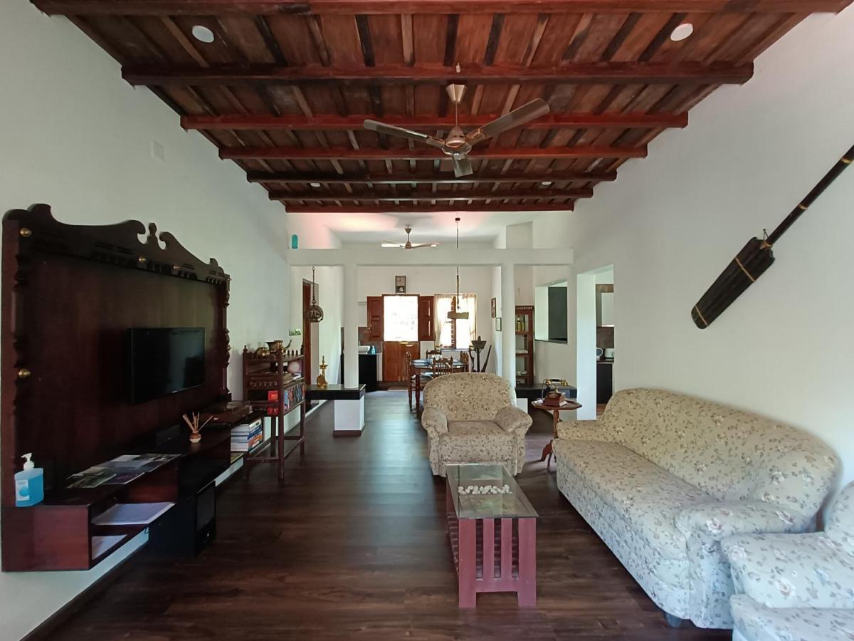 Anandam Stays - Premium 3Bhk Plush Homestay, Vaikom Near Kumarakom Eksteriør billede