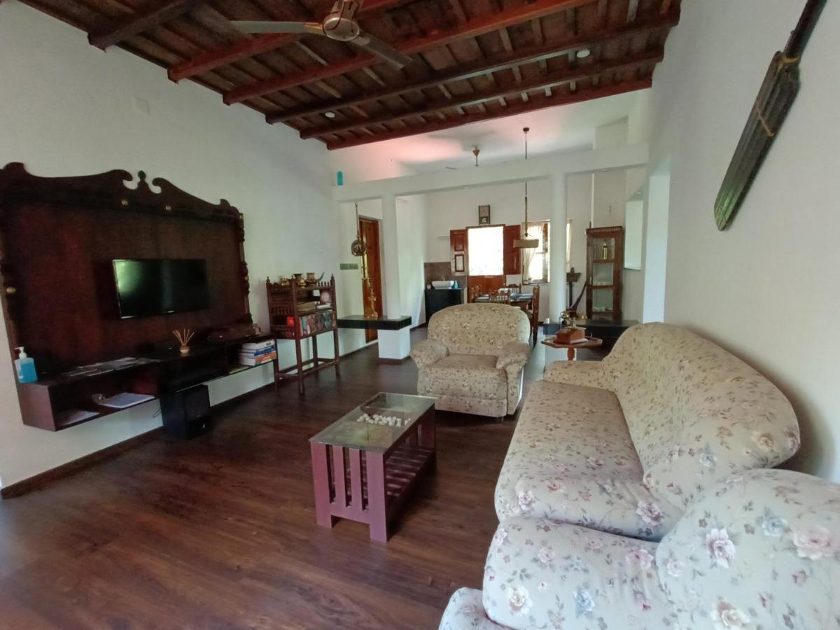 Anandam Stays - Premium 3Bhk Plush Homestay, Vaikom Near Kumarakom Eksteriør billede
